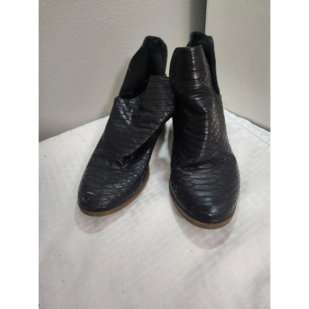 Black Snakeskin Embossed Cutout Ankle Booties Block Heel Size 8.5